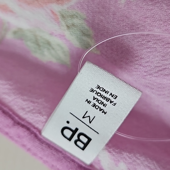 BP. Woven V-Neck Romper in Purple Anna Floral,Size M, NWOT - Picture 3 of 7